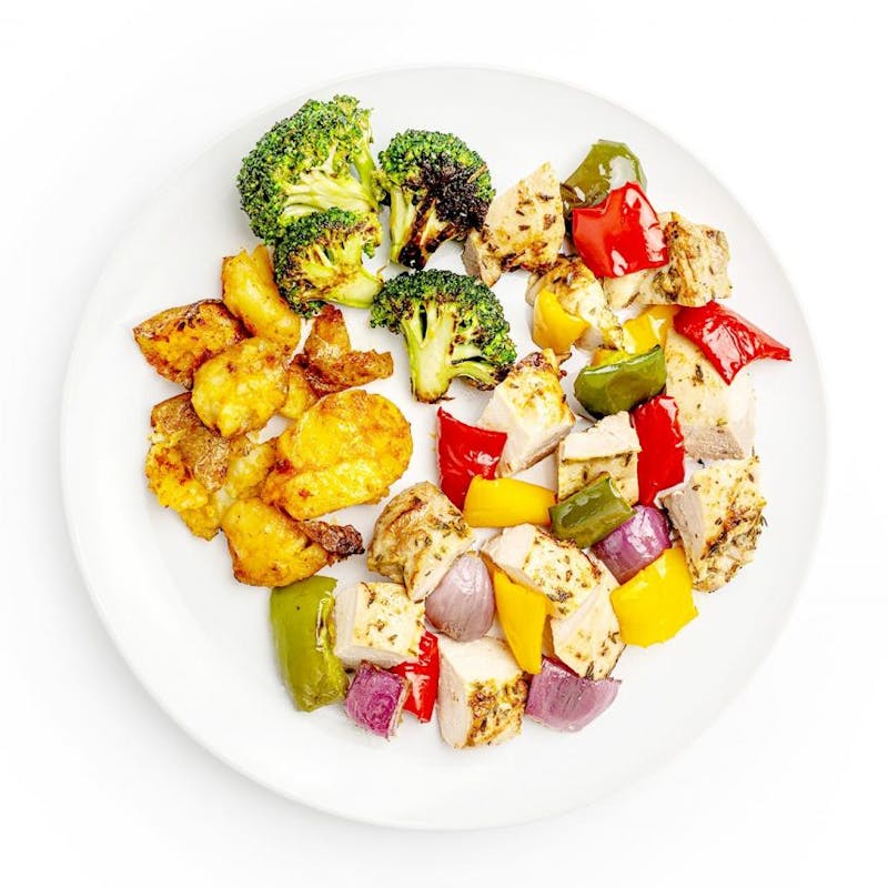 thyme_chicken_thighs_with_roasted_broccoli_and_paprika_potato_-_bengochea