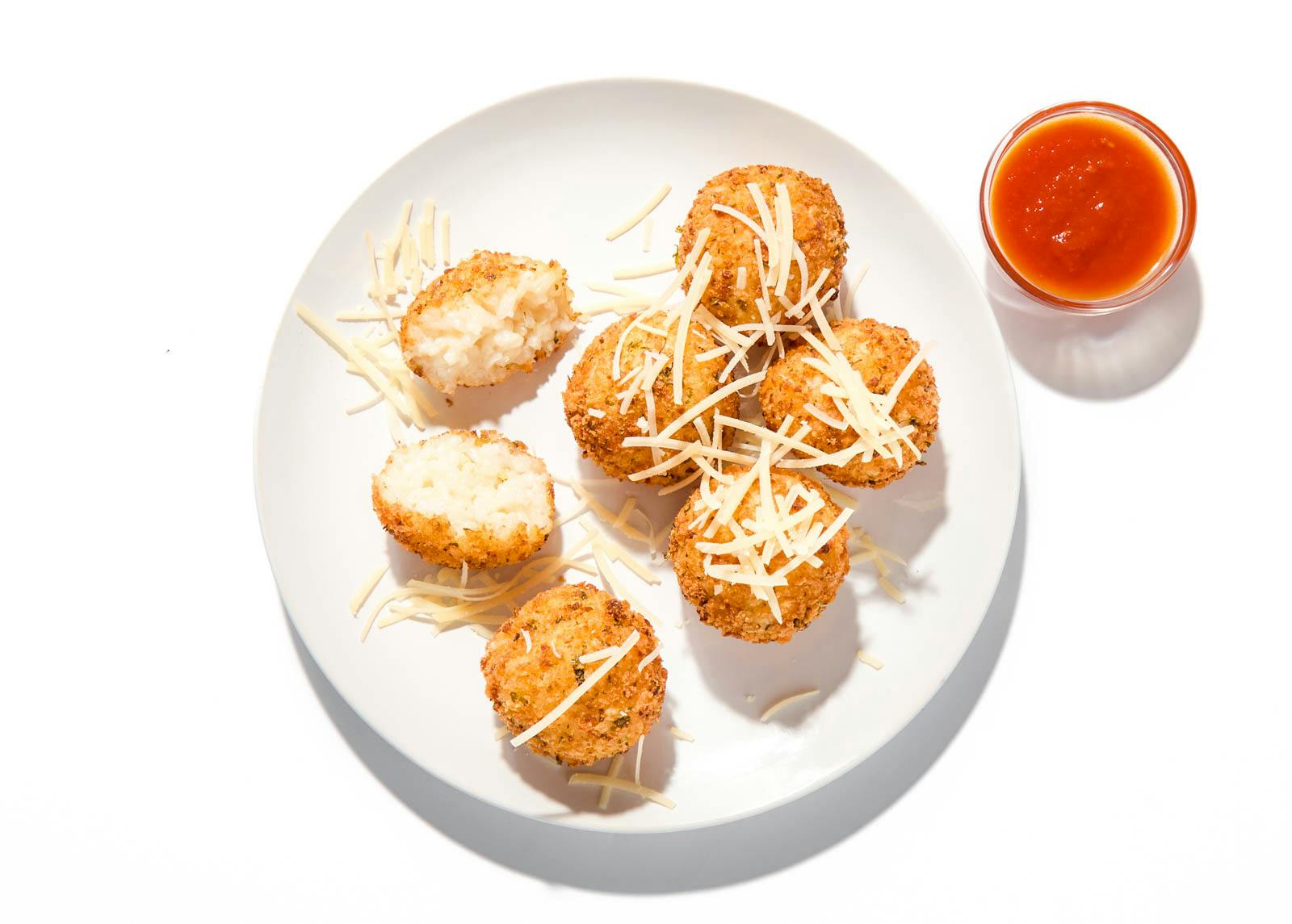 4425_Provisions_by_John_DeLucie_Parmesan_Arancini_Marinara_Dipping_Sauce_0166