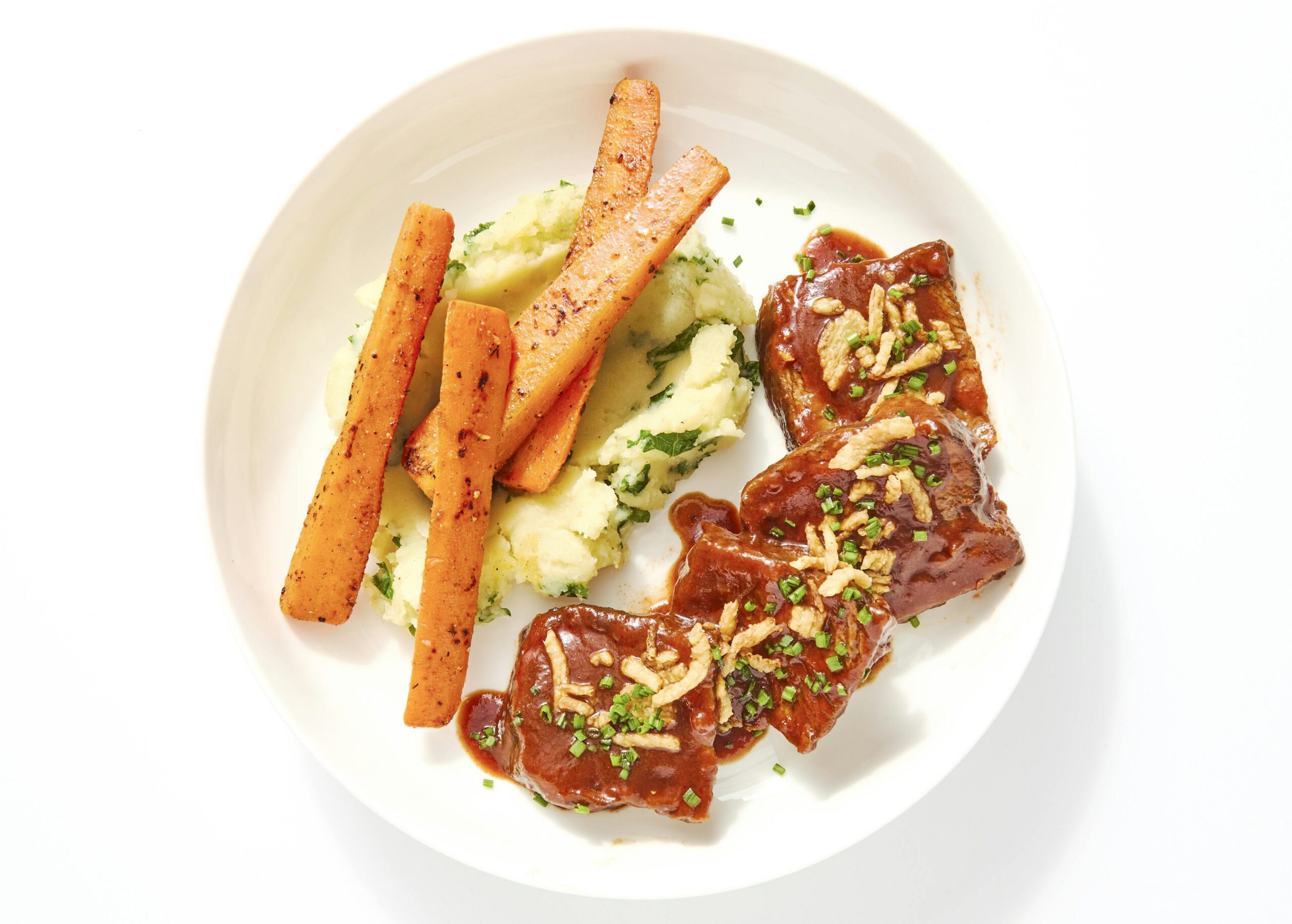 CU_Anthony_Nichols_Stout-Braised-Short-Ribs-Mashed-Potatoes-Kale-Blackened-Carrots-Herb-Salad_1814